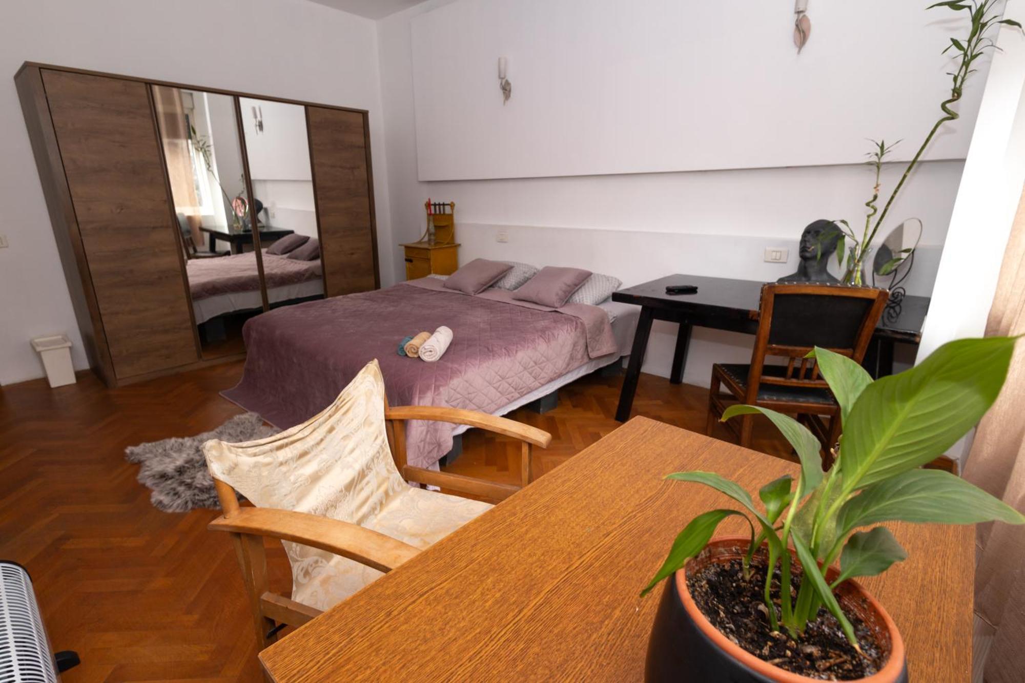 Shared Retro Vintage Luxury Apartment Бухарест Экстерьер фото