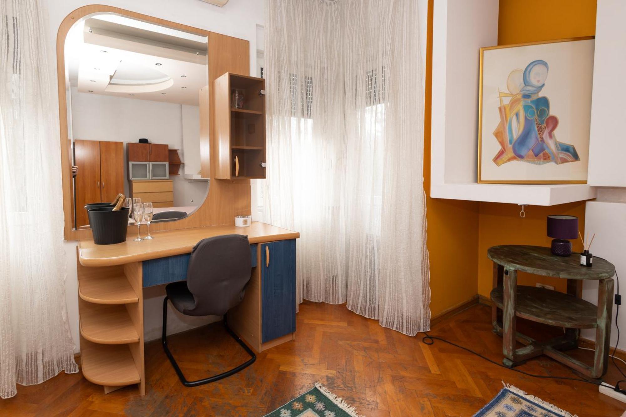 Shared Retro Vintage Luxury Apartment Бухарест Экстерьер фото